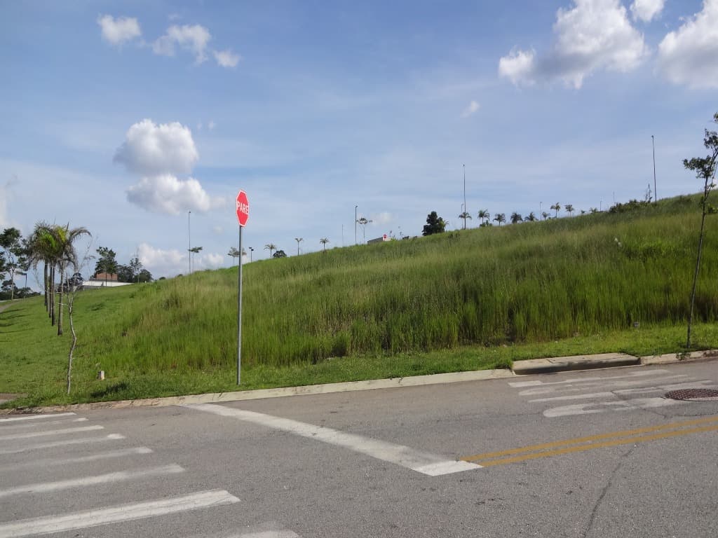 Terreno com 663.88 m² em Aldeia da Serra, Santana de Parnaíba — foto 1 de 4