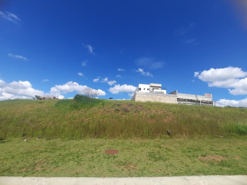 Terreno com 893.18 m² em Aldeia da Serra, Santana de Parnaíba — foto 1 de 8