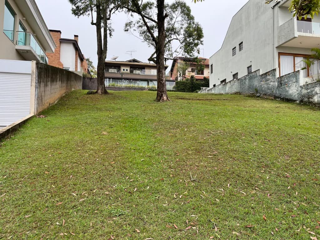 Terreno com 450 m² em Aldeia da Serra, Barueri — foto 1 de 3