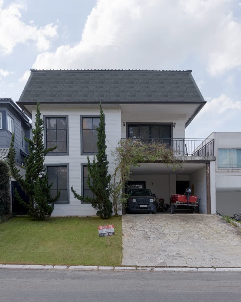 Imperdível! Casa em condomínio de luxo em Santana de Parnaíba-SP, 4 quartos, 3 suítes, 3 salas, 6 banheiros, 4 vagas de garagem, 343,64 m². — foto 1 de 16