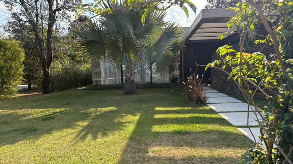 Imóvel de luxo: Casa em condomínio de alto padrão na Aldeia da Serra, Barueri-SP - 4 quartos, 4 suítes, 2 salas, 5 banheiros, 4 vagas - 449m². — foto 1 de 23