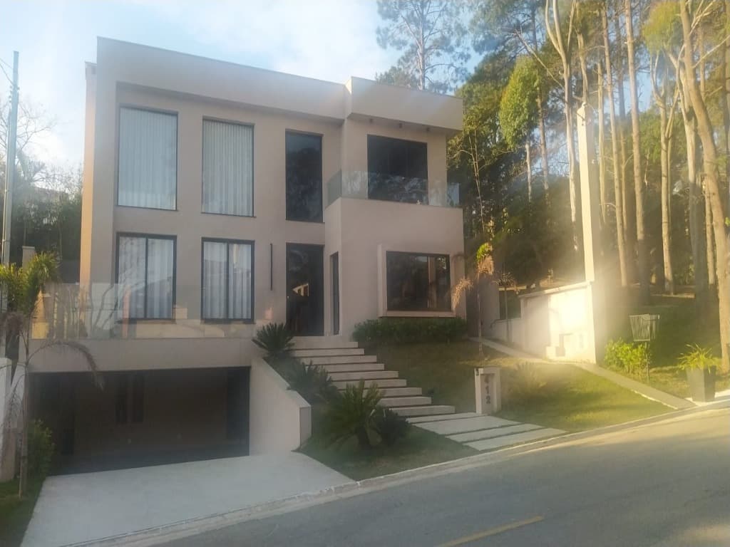 Casa com 5 quartos e 3 suítes em Aldeia da Serra, Barueri — foto 1 de 21