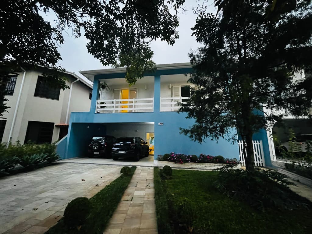 Imperdível casa de luxo em condomínio na Aldeia da Serra, Barueri-SP: 4 quartos, 4 suítes, 2 salas, 4 vagas, 355m².