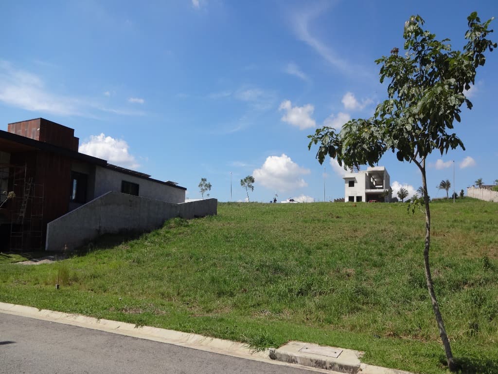 Terreno com 490 m² em Aldeia da Serra, Santana de Parnaíba — foto 1 de 4