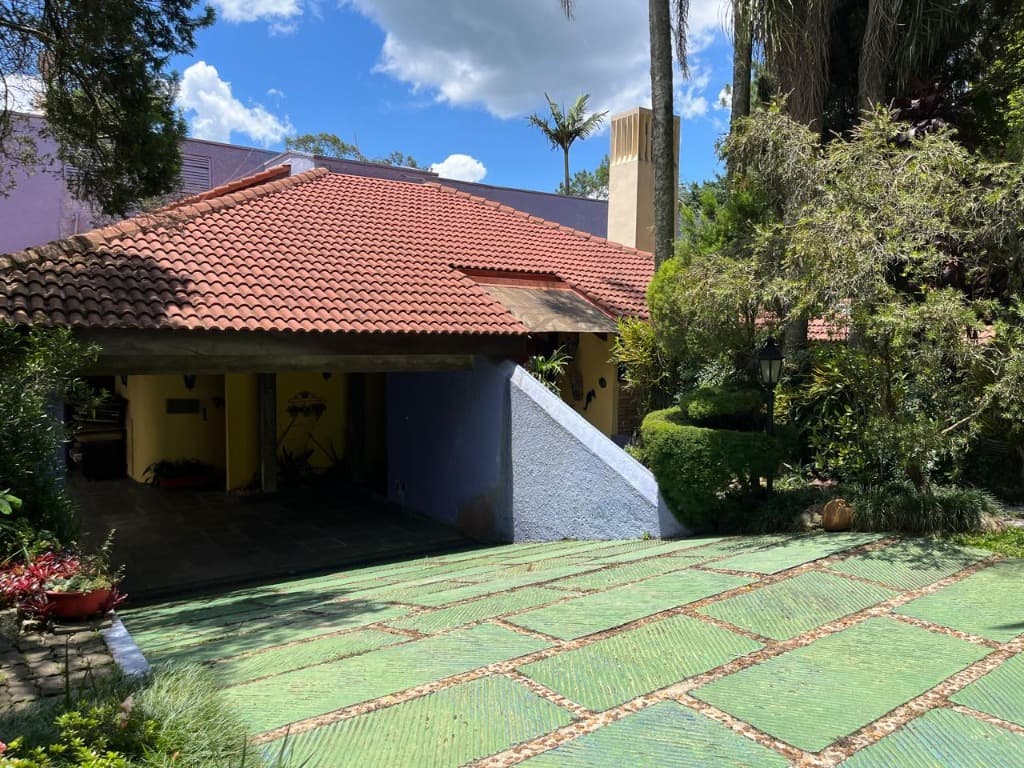Impecável casa em condomínio na Aldeia da Serra, Barueri-SP: 4 quartos, 2 suítes, 2 salas, 6 banheiros, 4 vagas - 700m²! — foto 1 de 57