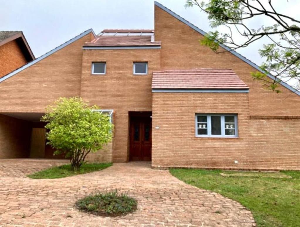 Casa com 4 quartos e 2 suítes em Aldeia da Serra, Barueri — foto 1 de 30