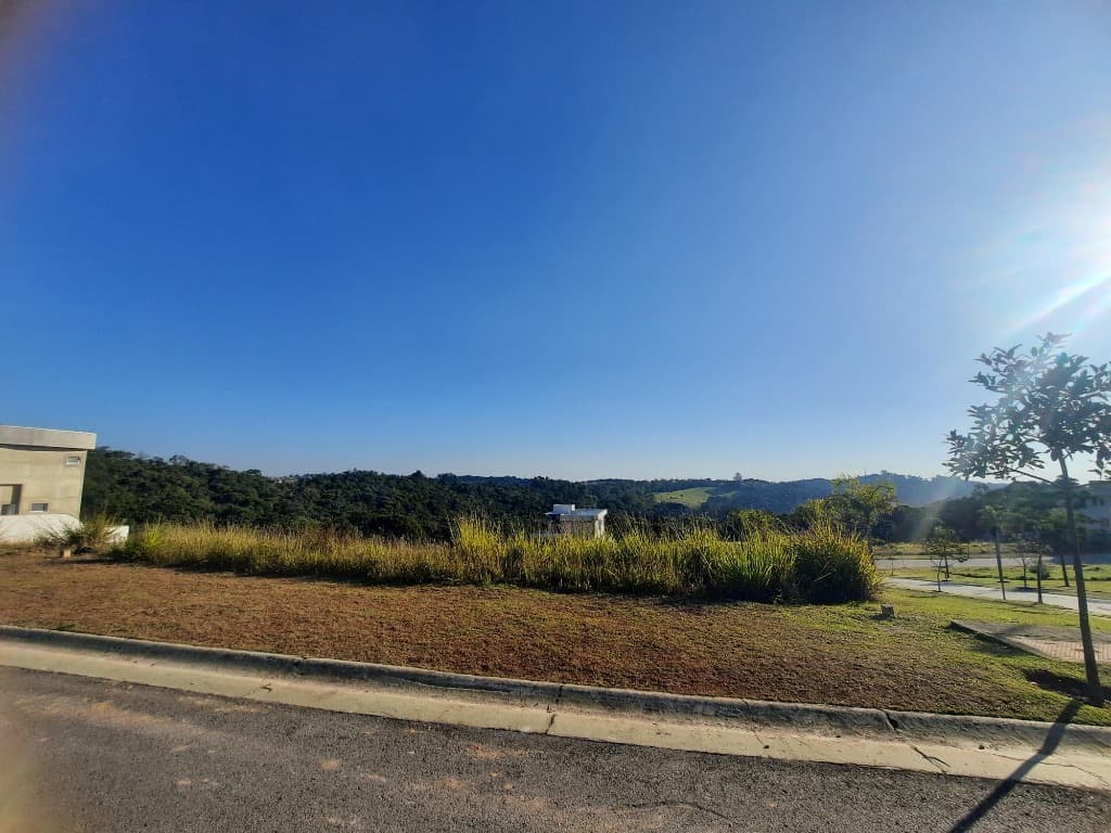 Terreno com 450 m² em Aldeia da Serra, Santana de Parnaíba — foto 1 de 5