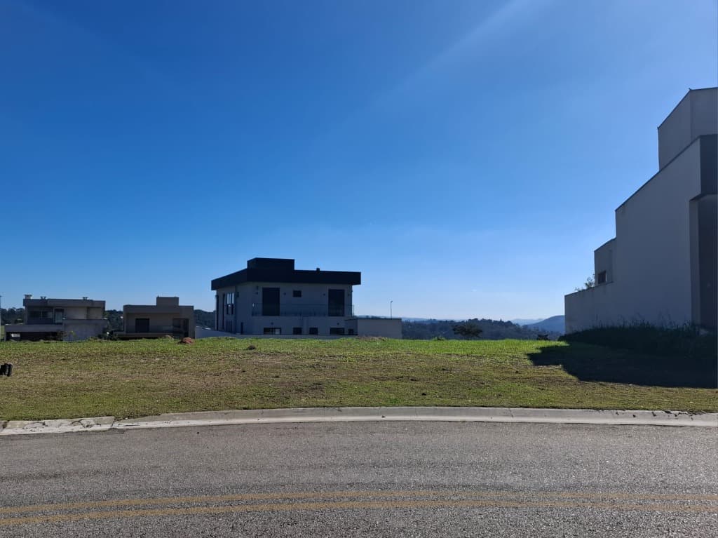 Terreno com 809.07 m² em Aldeia da Serra, Santana de Parnaíba — foto 1 de 4