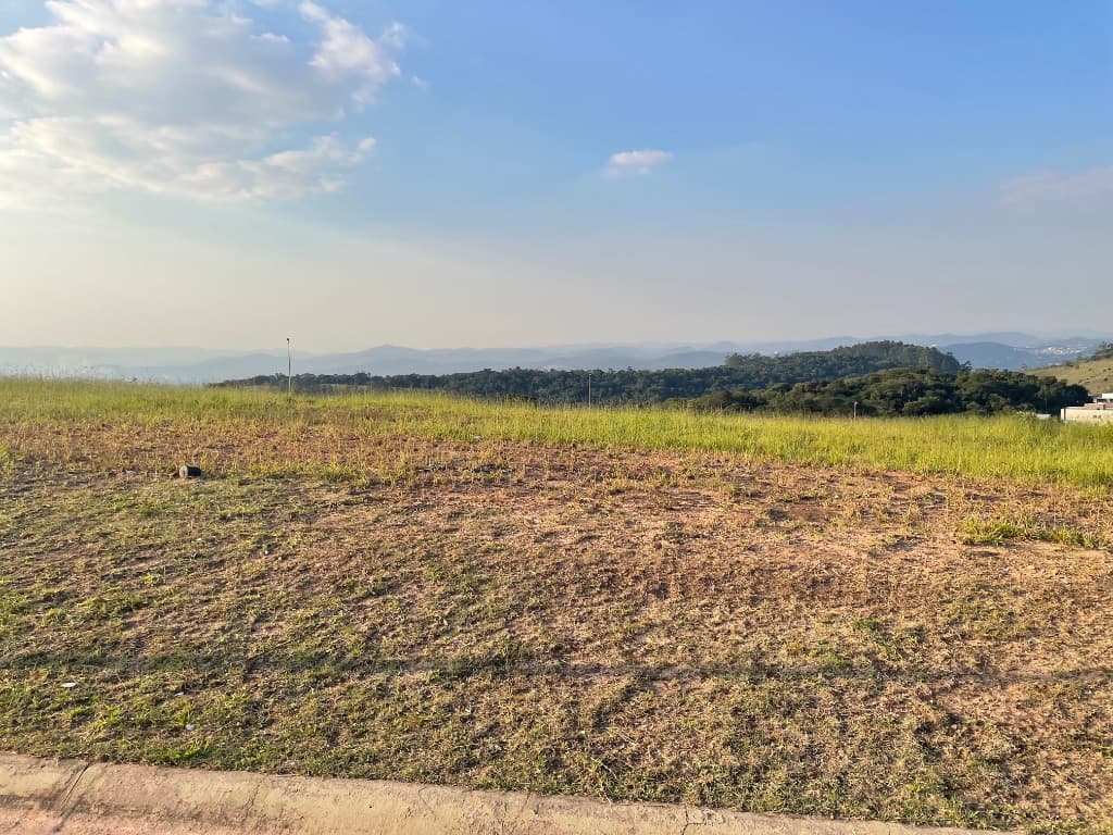 Terreno com 638.85 m² em Aldeia da Serra, Santana de Parnaíba — foto 1 de 3