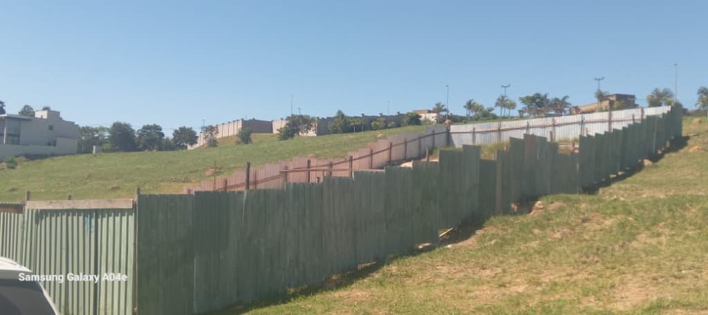 Terreno em Condomínio de Luxo na Aldeia da Serra - Santana de Parnaíba-SP 490m² de Área Total — foto 1 de 5