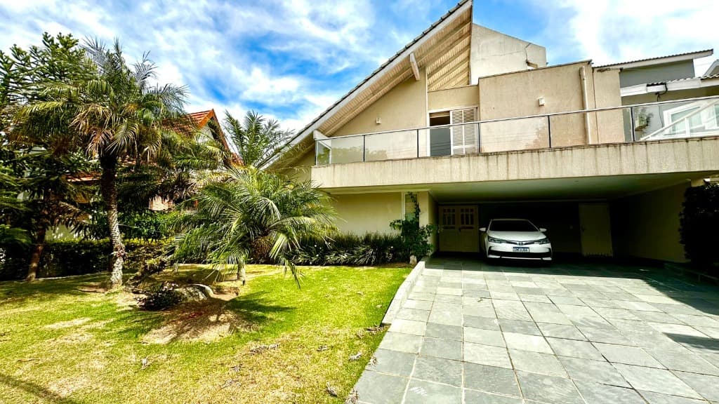 Casa de alto padrão em condomínio na Aldeia da Serra: 4 quartos, 2 suítes, 2 salas, 5 banheiros, 5 vagas, 370m² - Santana de Parnaíba-SP. — foto 1 de 50