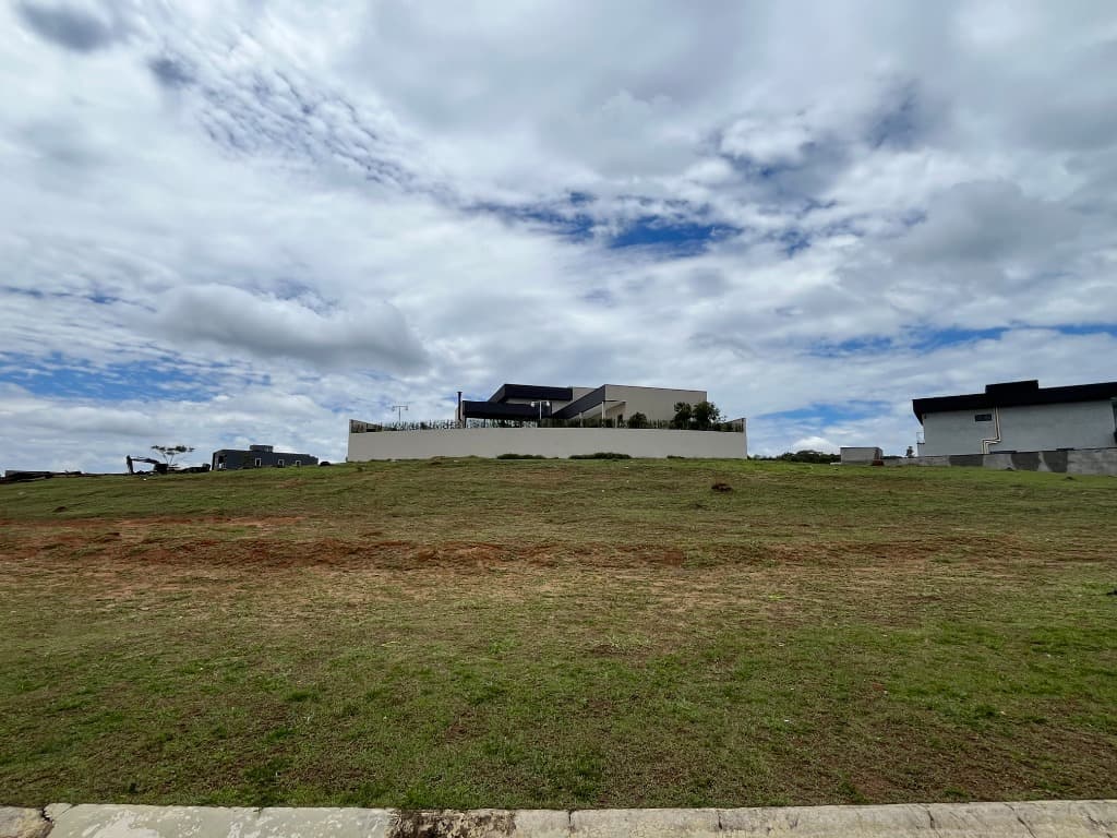 Terreno exclusivo à venda em condomínio de luxo na Aldeia da Serra, Santana de Parnaíba-SP - 613,02m² de puro potencial! — foto 1 de 3