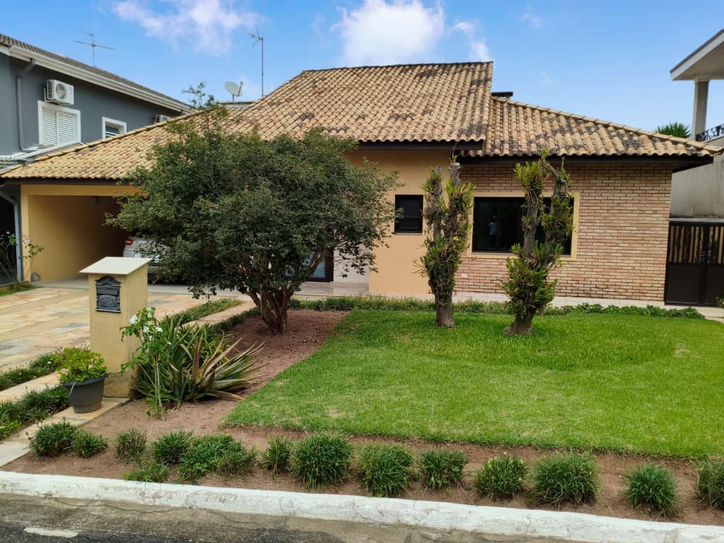 Casa de luxo com 4 quartos e 3 suítes à venda em Santana de Parnaíba-SP, Aldeia da Serra: 2 salas, 5 banheiros, 4 vagas, 270m²! — foto 1 de 12