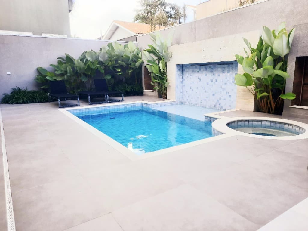 Casa de luxo em condomínio na Aldeia da Serra: 4 quartos, 4 suítes, 3 salas, 6 banheiros, 6 vagas, 350m² - Santana de Parnaíba-SP. — foto 1 de 38