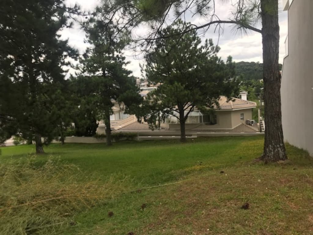 Terreno com 600 m² em Aldeia da Serra, Barueri — foto 1 de 4