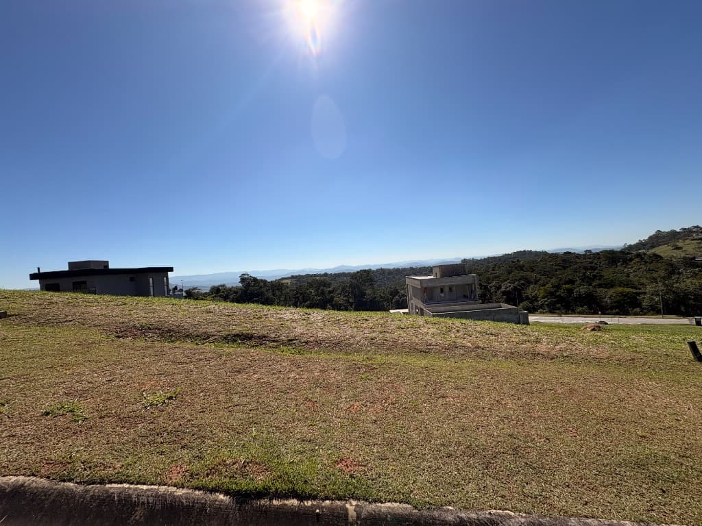 Terreno com 420 m² em Aldeia da Serra, Santana de Parnaíba — foto 1 de 3
