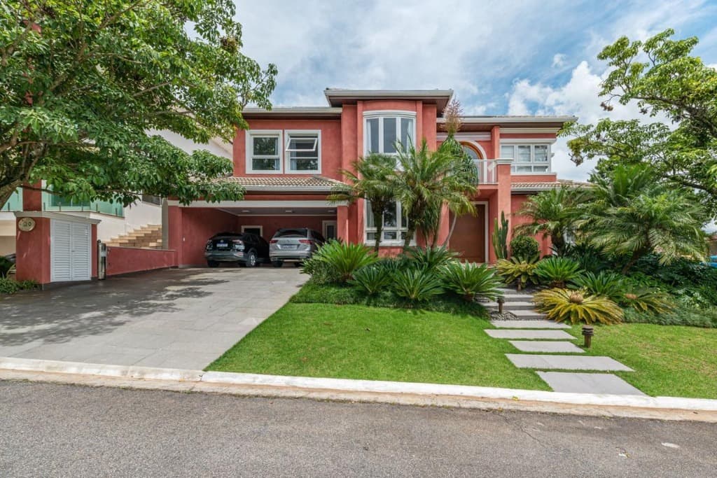 Casa de alto padrão na Aldeia da Serra: 4 quartos, 3 suítes, 3 salas, 6 banheiros, 6 vagas de garagem, 457,50 m². Venda ou locação em Barueri-SP! — foto 1 de 69