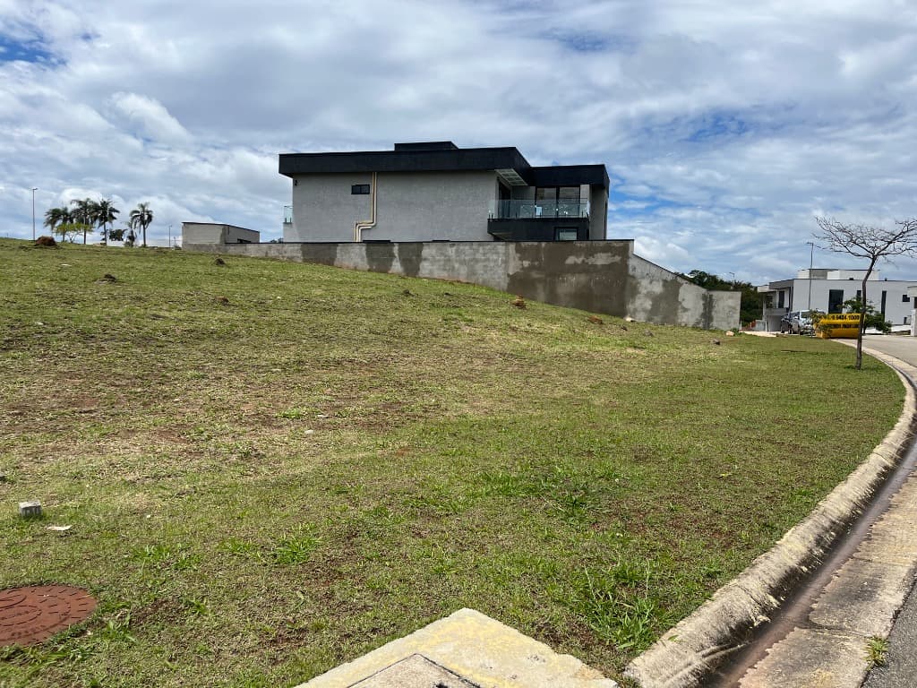 Terreno em Condomínio de Luxo na Aldeia da Serra - 749,03 m² em Santana de Parnaíba-SP! — foto 1 de 3