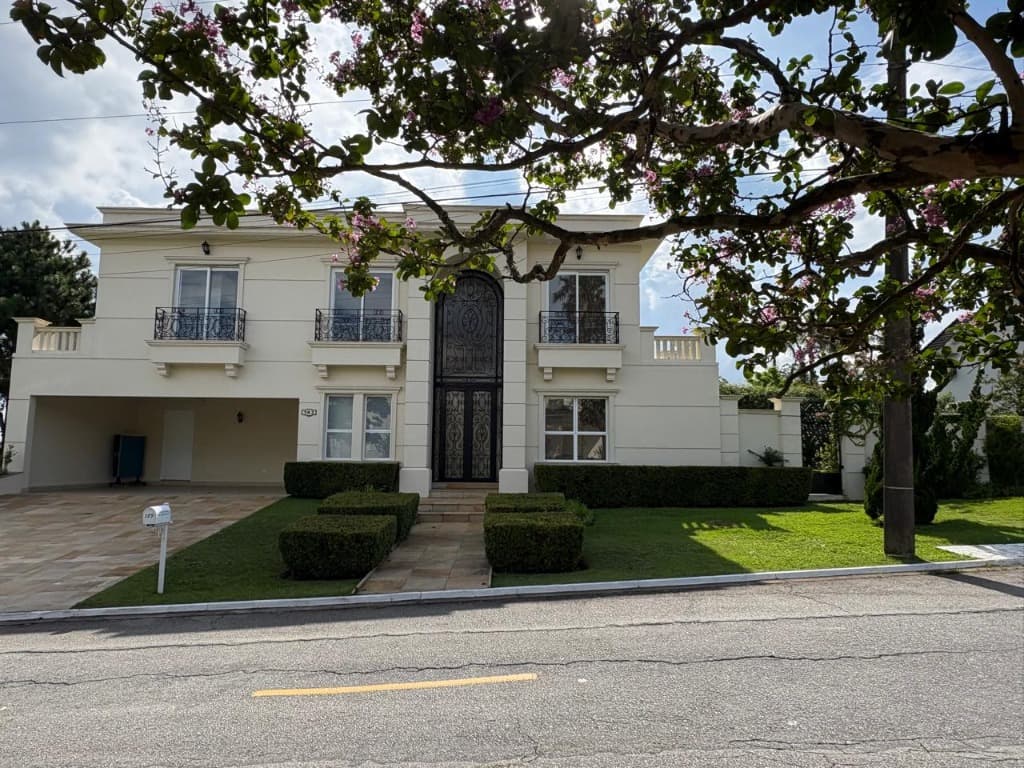 Luxuosa casa em condomínio na Aldeia da Serra, Barueri-SP: 5 quartos, 5 suítes, 2 salas, 8 banheiros, 12 vagas, 821,03m². — foto 1 de 64