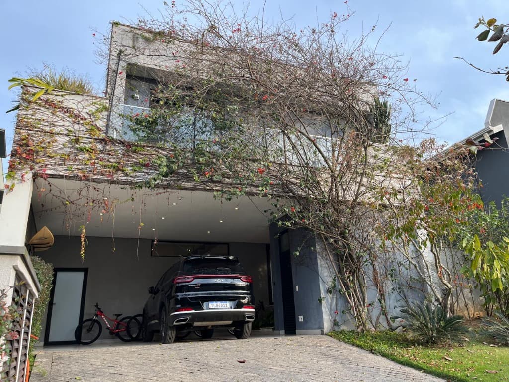 Casa em Condomínio de Luxo na Aldeia da Serra - Santana de Parnaíba-SP: 3 Quartos, 1 Suíte, 3 Salas, 4 Banheiros, 4 Vagas, 280m². — foto 1 de 43